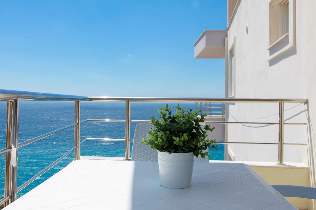 Blue Sea Apartments Sarandë Exterior foto