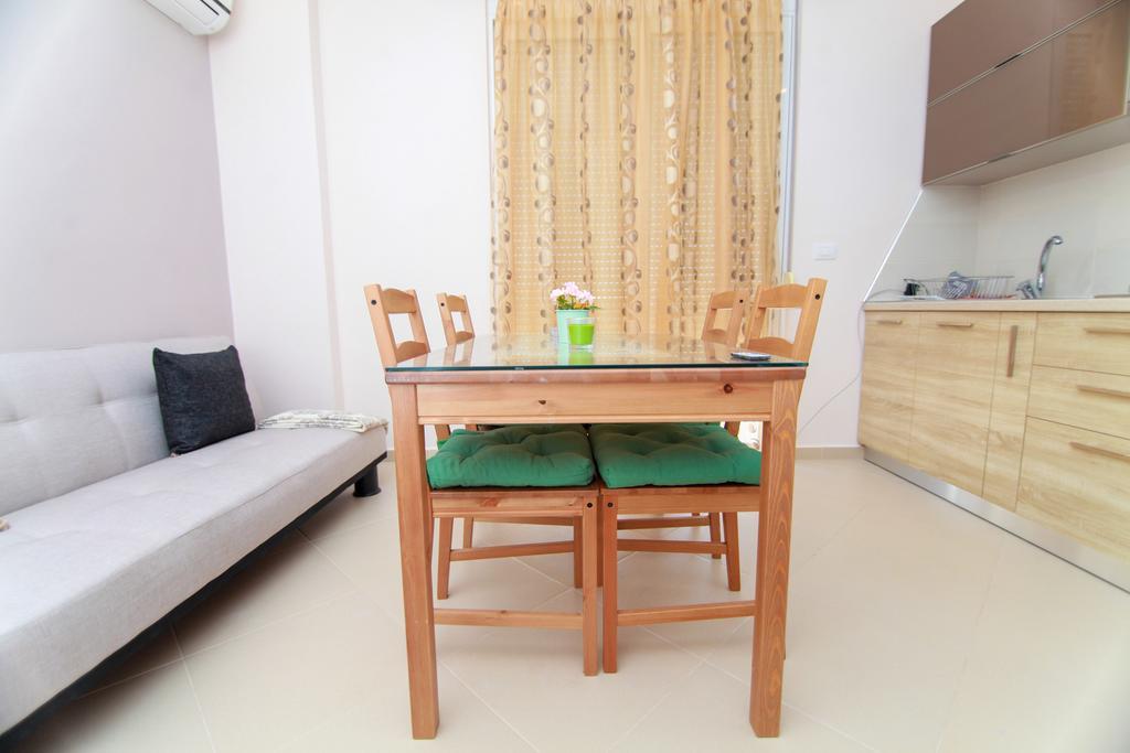 Blue Sea Apartments Sarandë Habitación foto